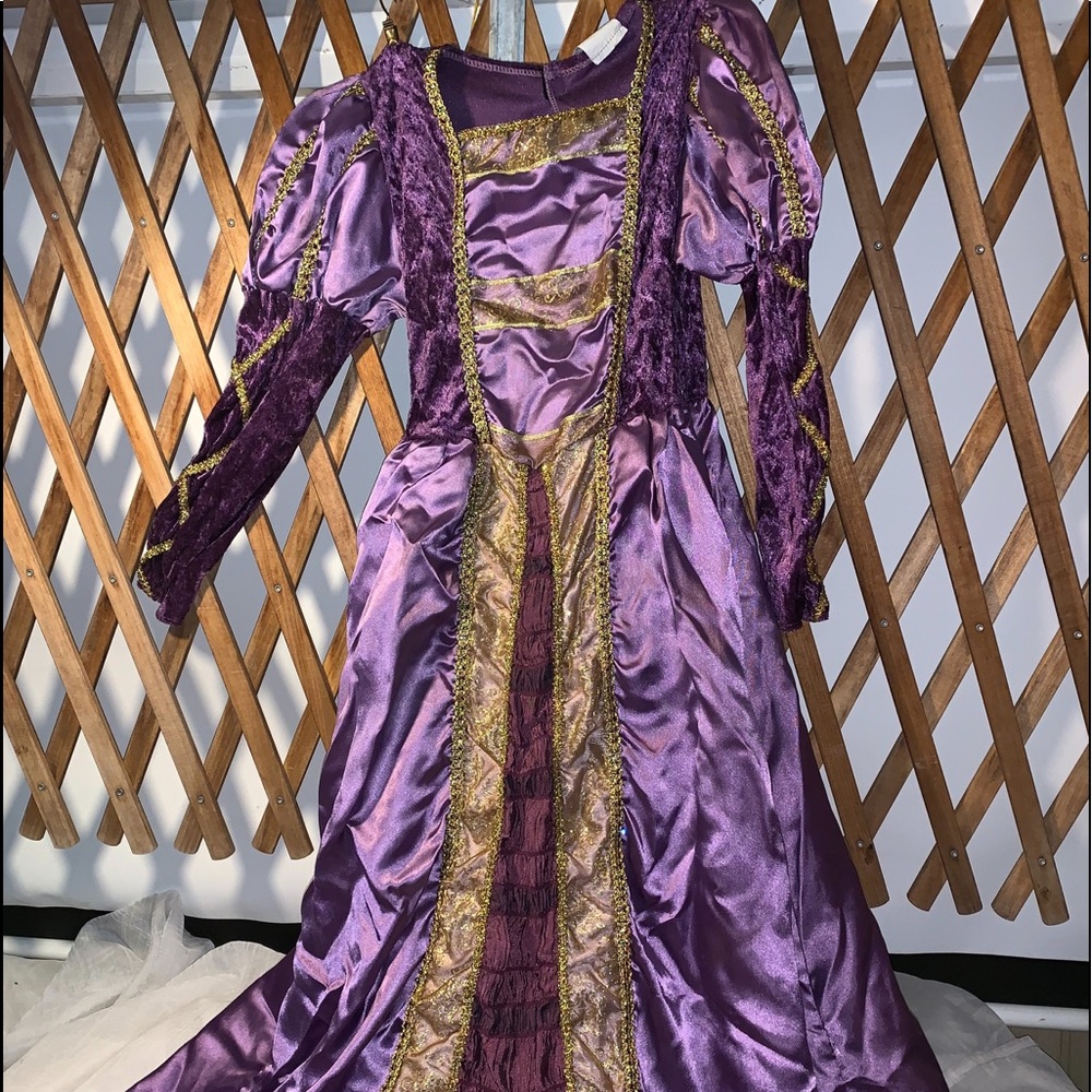 Halloween gown make me an offer